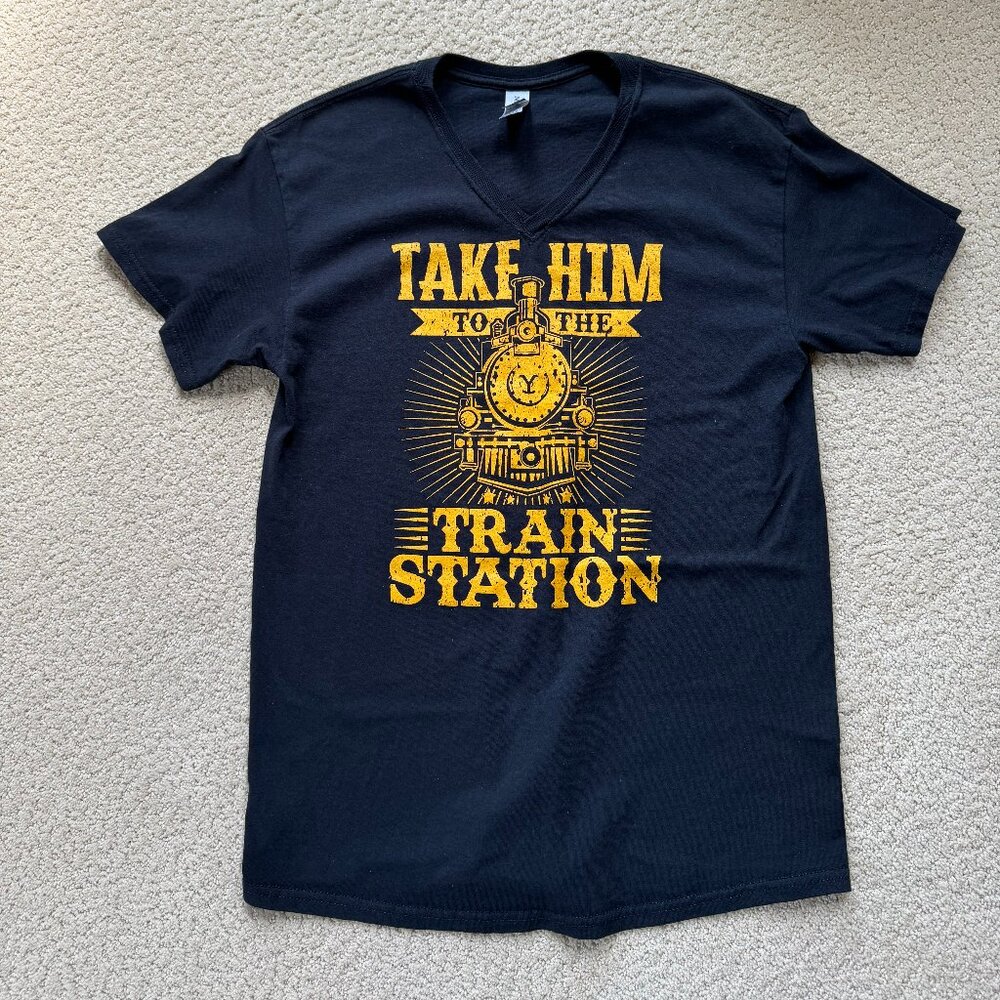Yellowstone “Train Station” Black V-Neck T-Shirt Size Medium